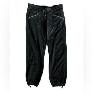Athleta Black Cropped Workout Pants. Size XS